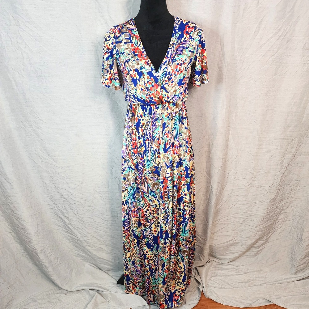 BEESON RIVER Size Small Floral Clash Short Sleeve V-Neck Stretch Knit Maxi Dress